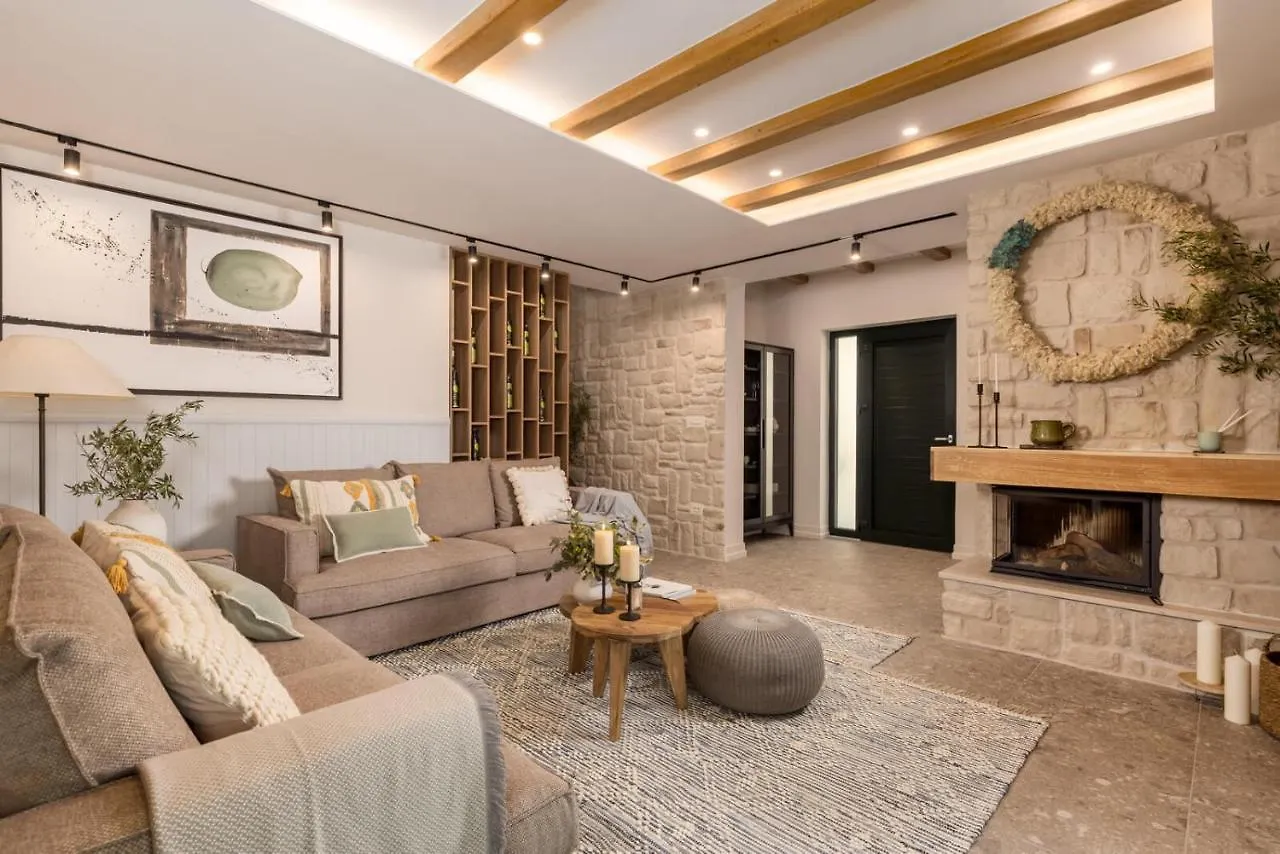 Villa Leucolea With Pool Cres