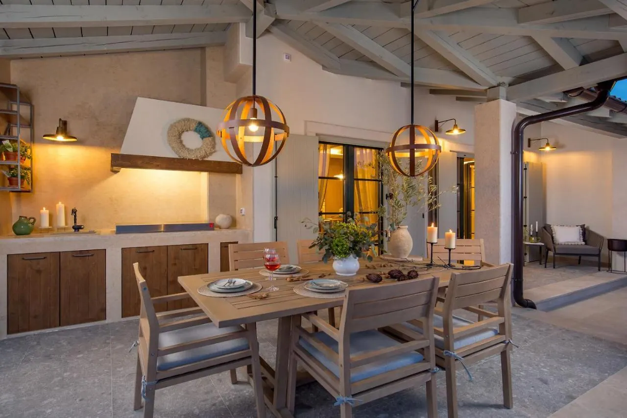 Villa Leucolea With Pool Cres