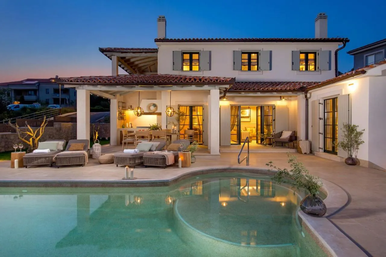 Villa Leucolea With Pool Cres