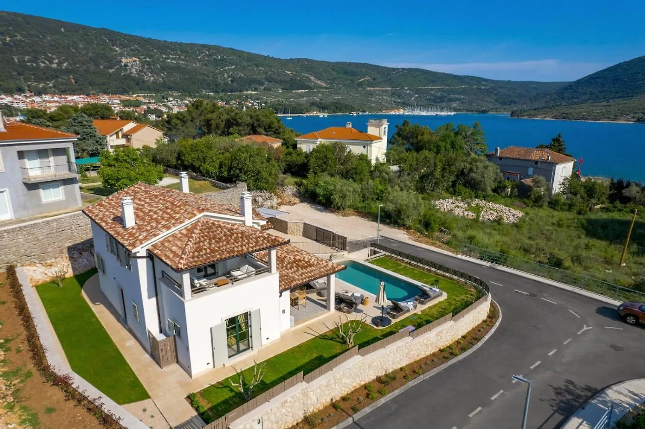 Villa Leucolea With Pool Cres