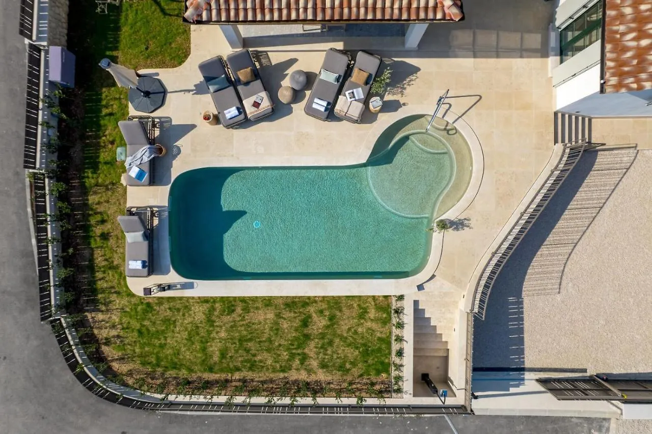 Villa Leucolea With Pool Cres